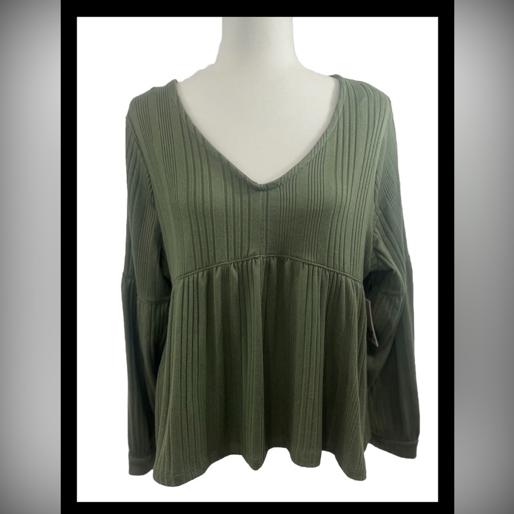 SO Green Deep V-Neck Balloon Sleeve Size M NWT